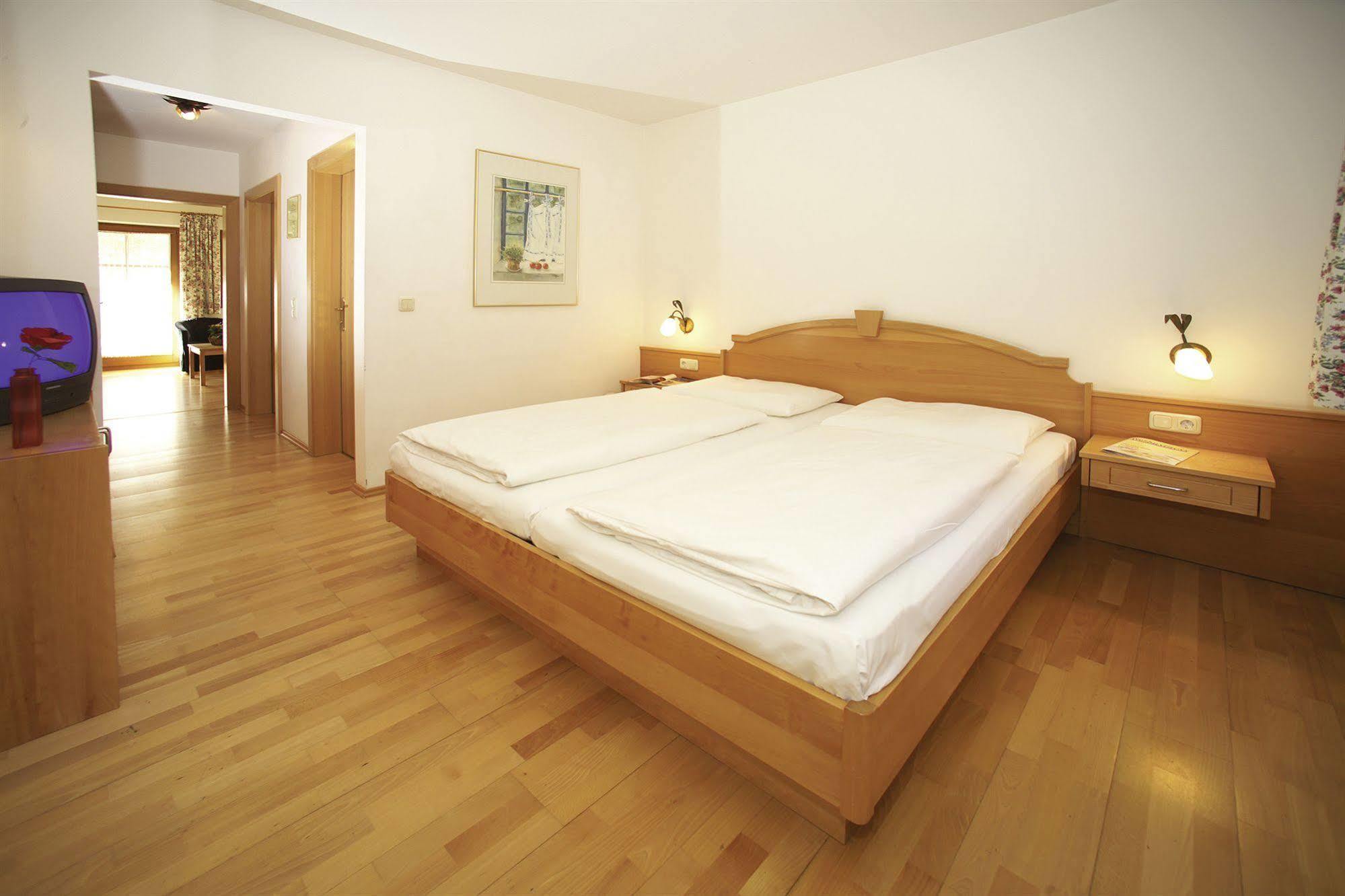 Hotel Stadt Wien Zell am See Esterno foto